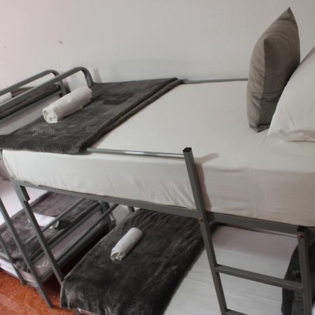 Crew Hostel טיראנה מראה חיצוני תמונה