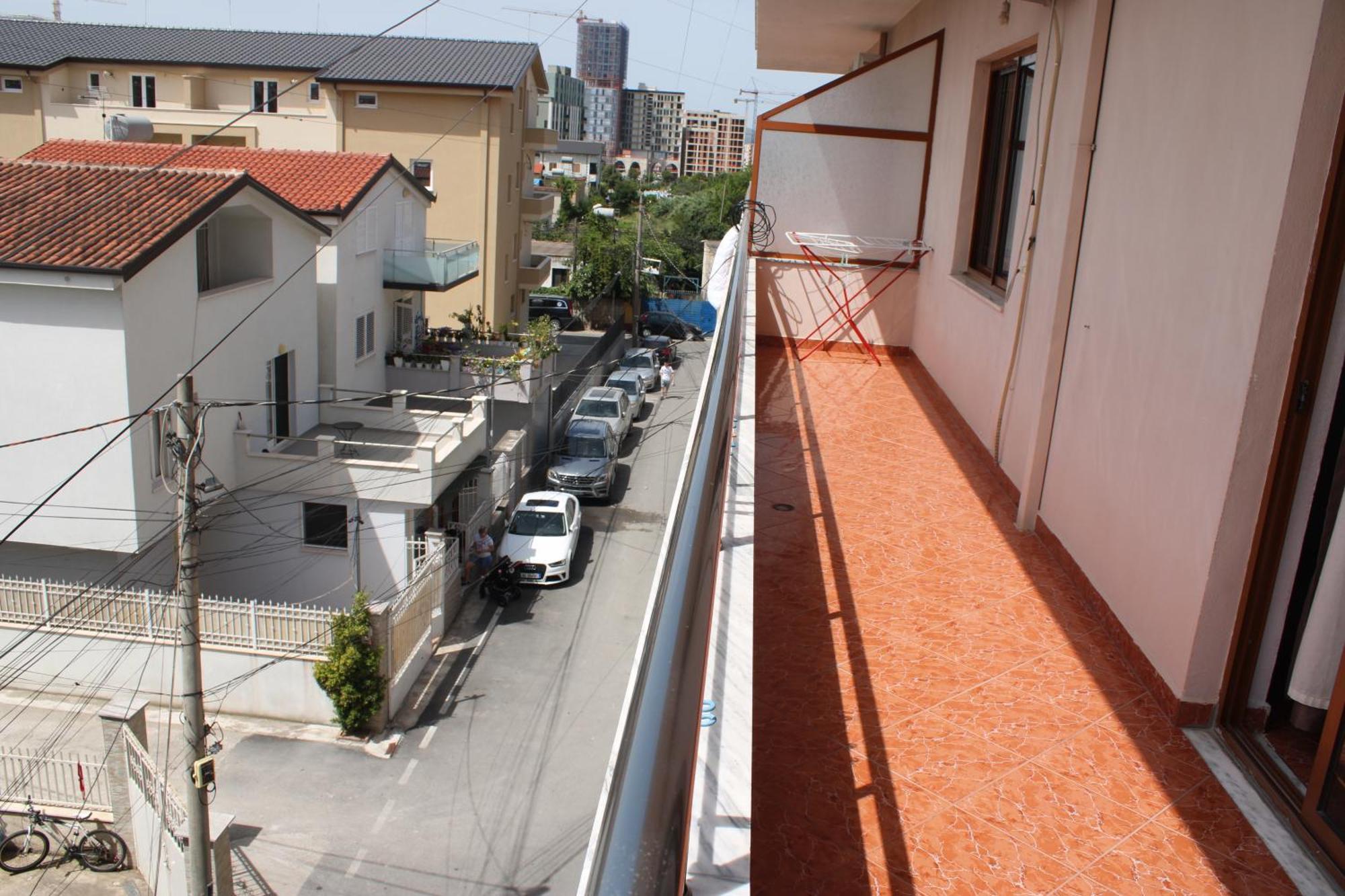 Crew Hostel טיראנה מראה חיצוני תמונה