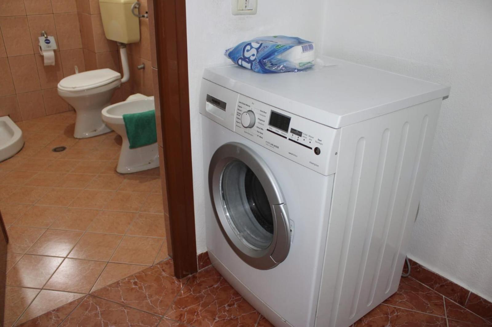 Crew Hostel טיראנה מראה חיצוני תמונה